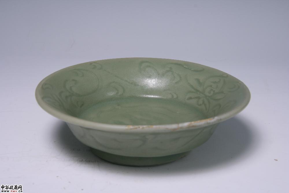 元代龙泉大窑青釉刻花折腰盘