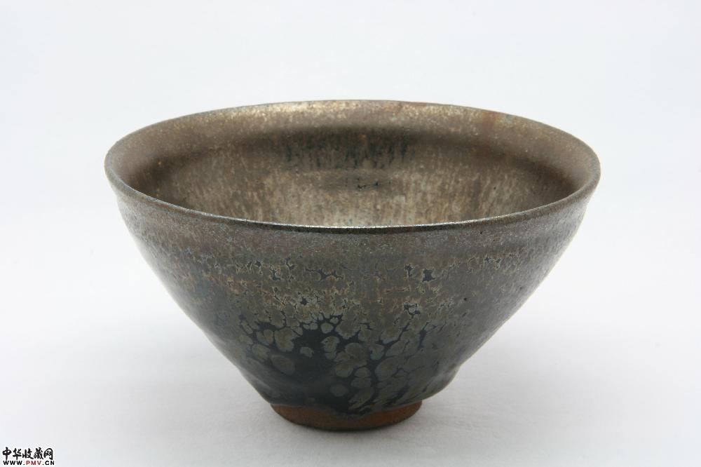 宋建窑黑釉油滴盏