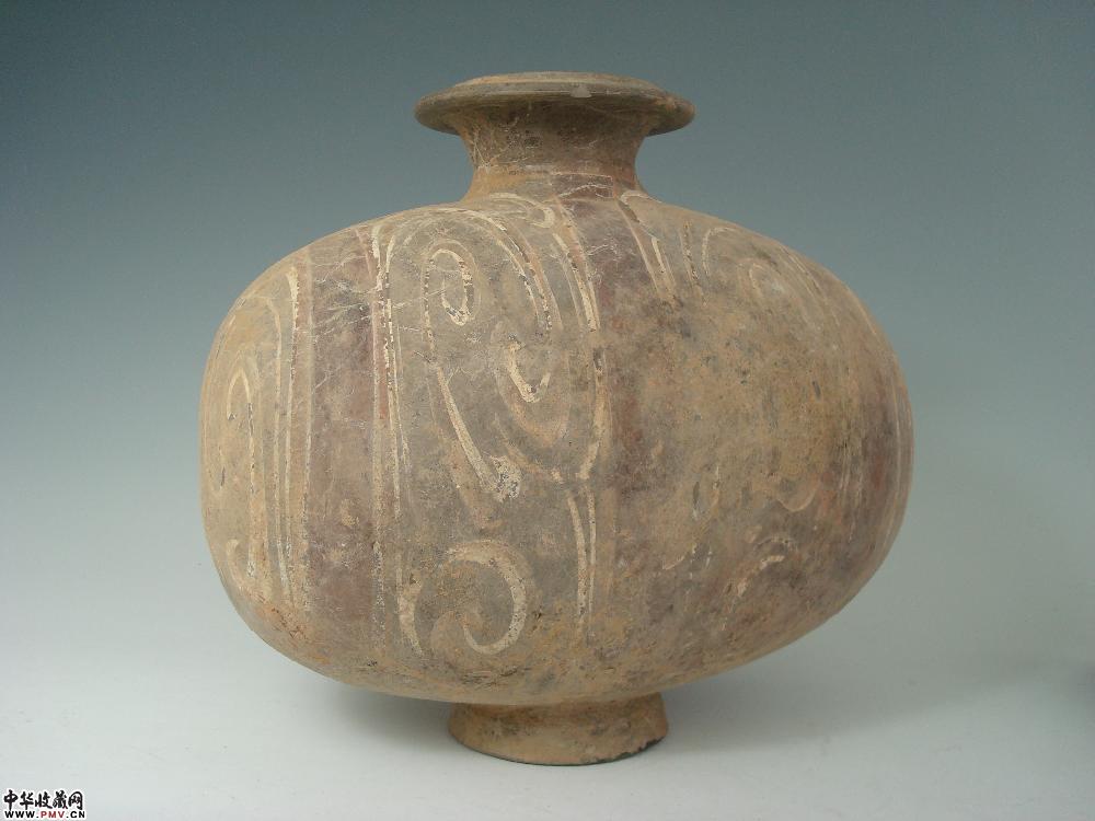 汉代彩绘蚕茧形壶