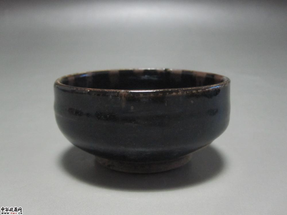 元代黑油褐彩碗