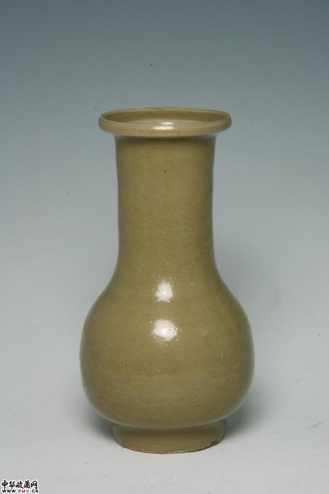 南宋龙泉窑蜜蜡黄釉长颈瓶