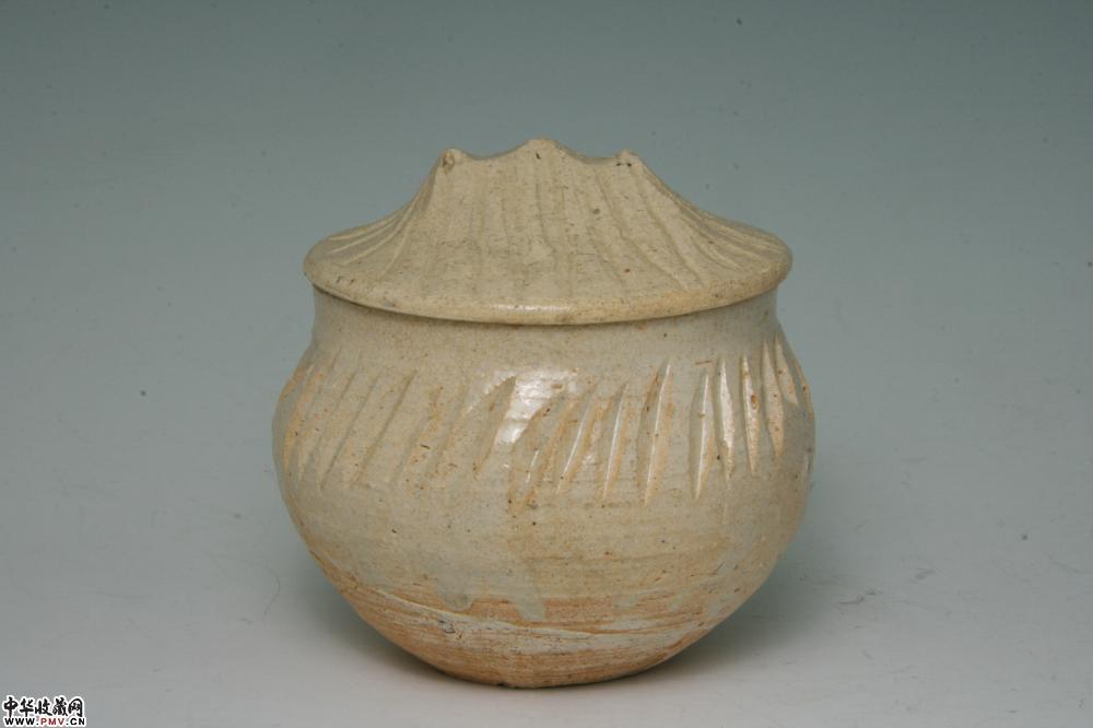 元青白釉刻花谷仓