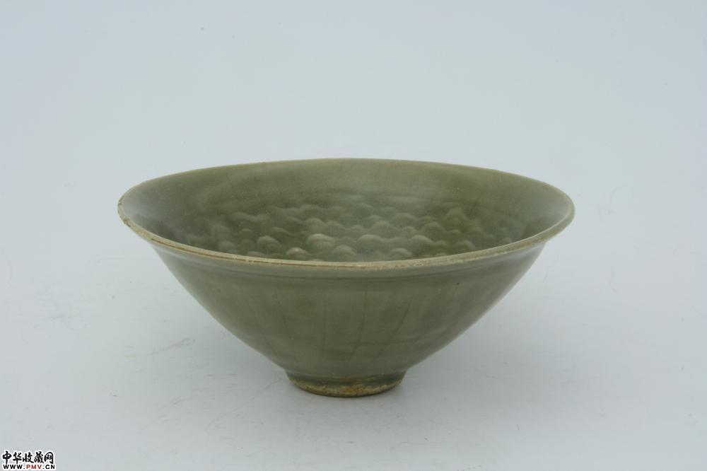 北宋耀州窑青釉印水波鱼纹盏