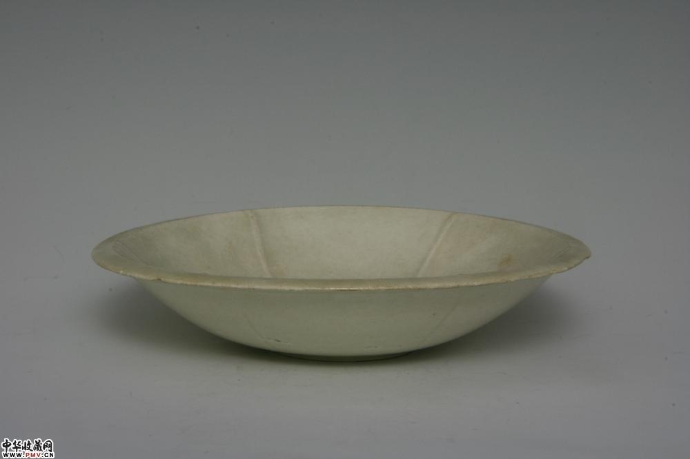 北宋湖田窑青白釉出筋碟