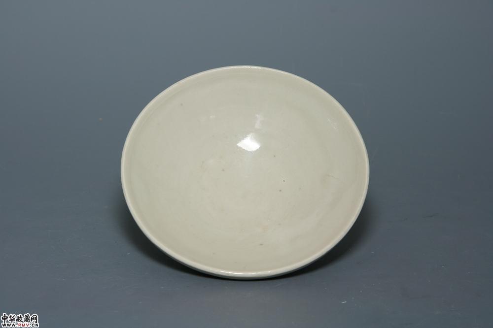 唐定窑白釉唇口盏