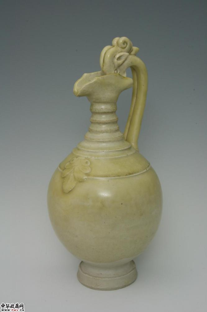 隋邢窑白釉龙柄贴花三叶壶