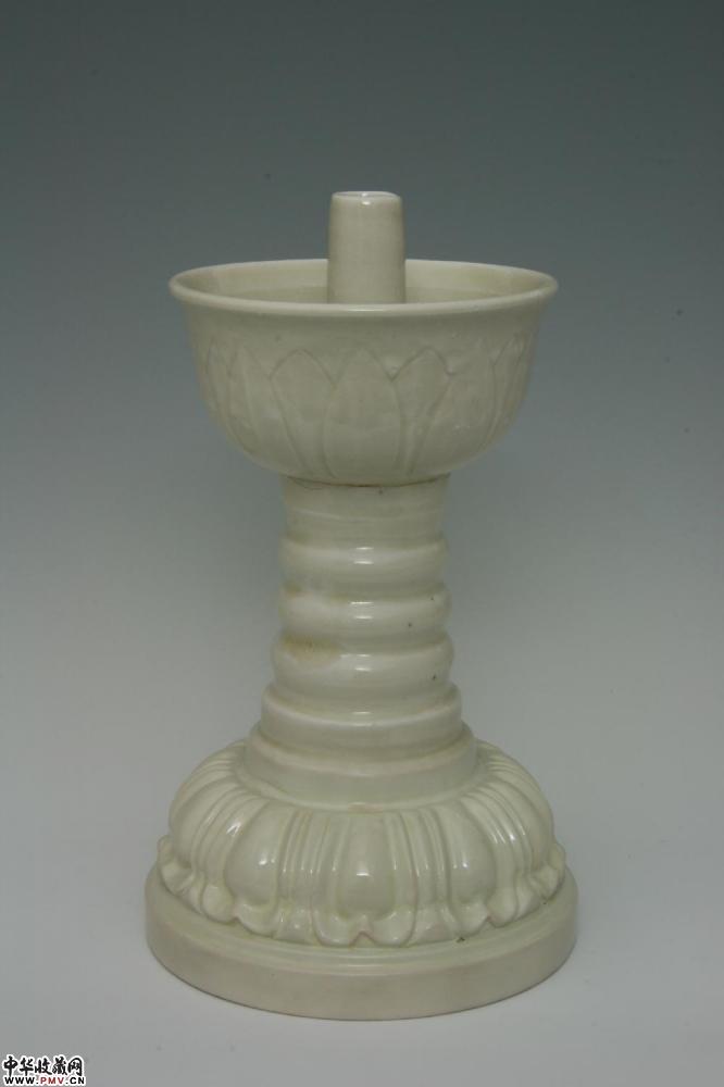晚唐至五代定窑白釉莲花弦纹灯