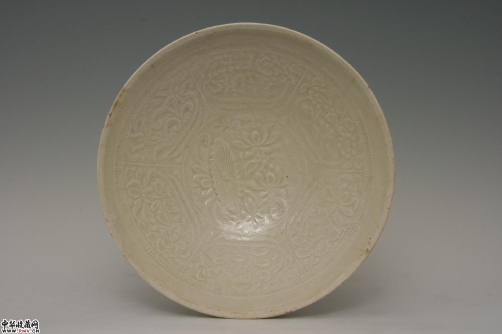 南宋景德镇窑仿定青白釉印花芒口浅碗藏家展厅收藏资讯|艺术家|书画家