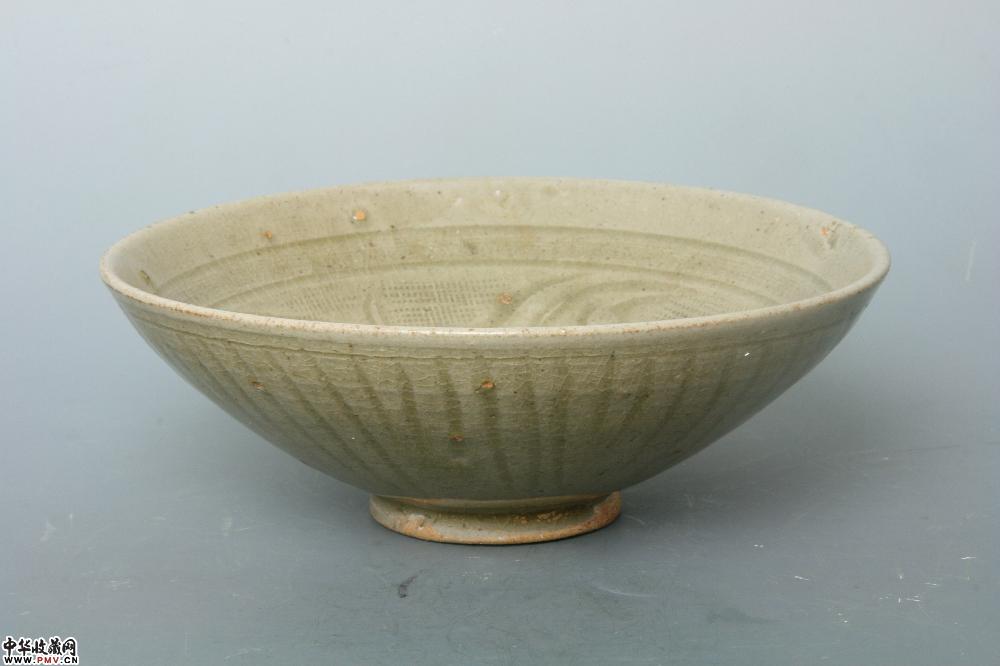 宋同安窑青釉刻花碗