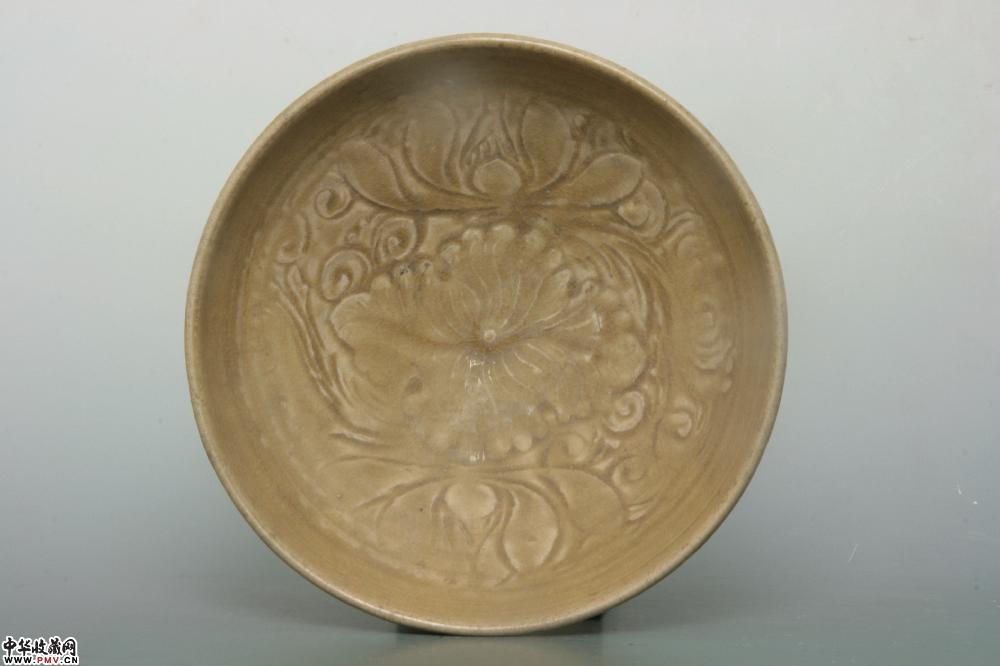 元耀州窑青釉刻荷花纹大碗