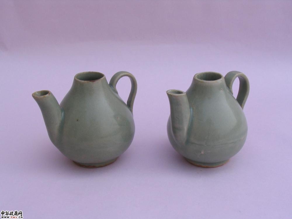 南宋龙泉窑小水注（一对）