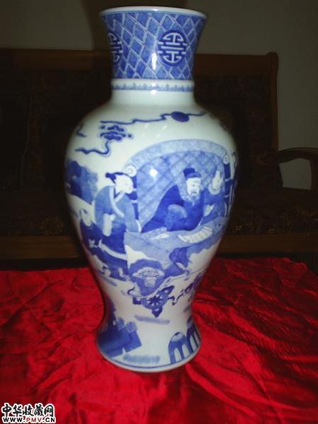 清青花人物观音瓶