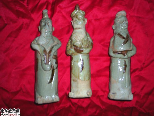 东晋．点彩人物俑