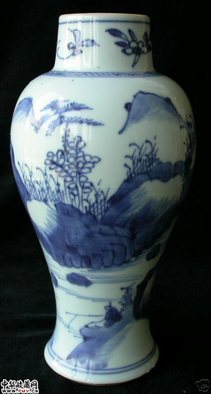 ２３厘米康熙青花瓶。完品。