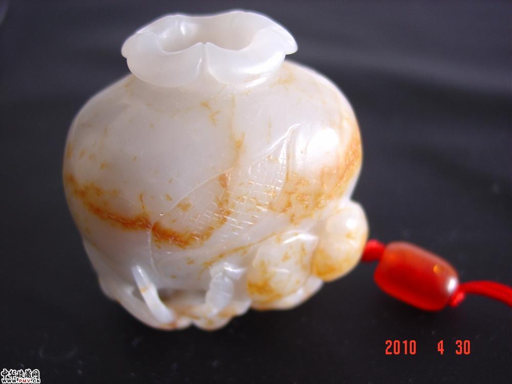 白玉石榴瓶挂件