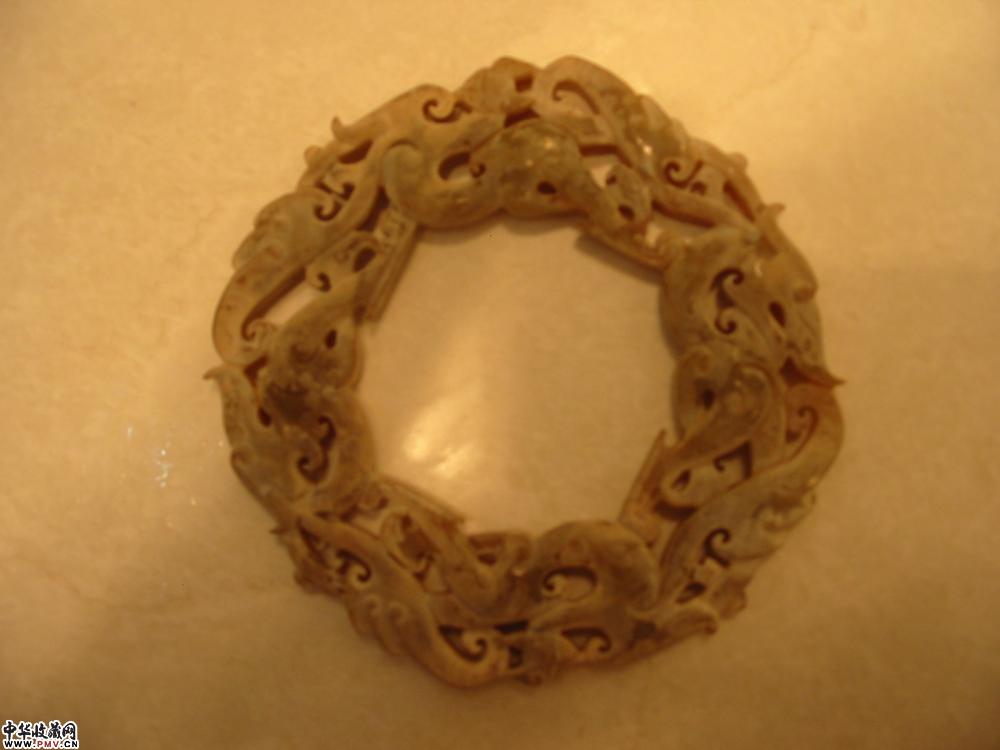 战囯和田镂空龙螭纹玉环
