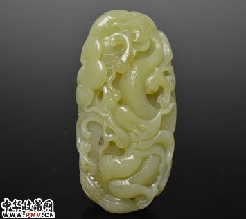 和田黄玉螭龙戏灵芝手把件