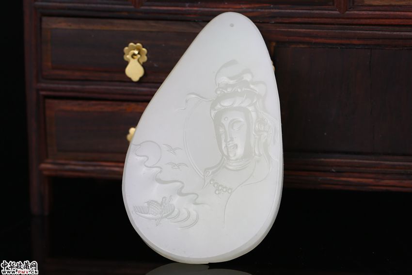 玉雕名家钟山作品 和田玉籽料白玉观音挂件 苏工 67克