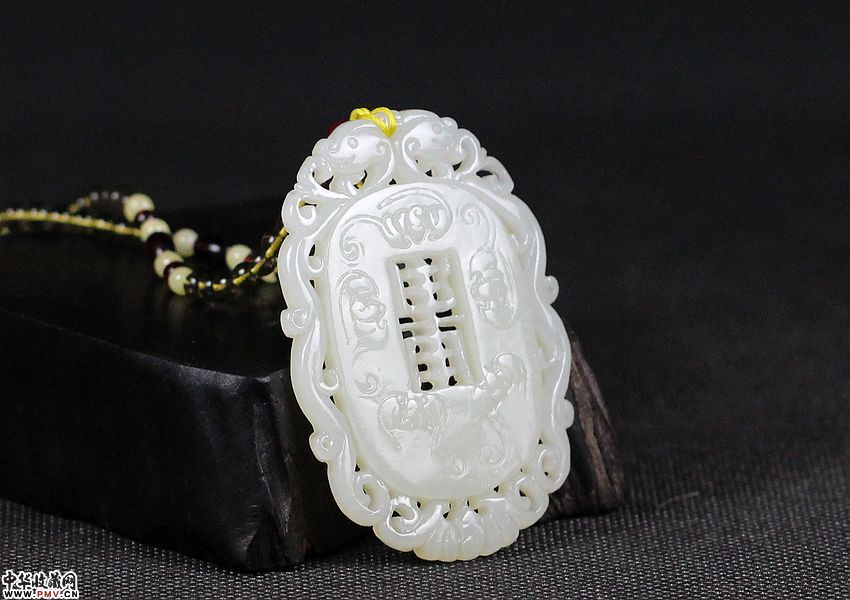 苏雕精品新疆和田白玉挂件仿古龙