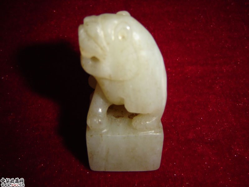 清代白玉狮钮印章