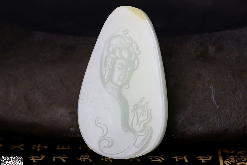 和田玉籽料白玉观音挂件 65克
