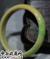 20世纪中期 翡翠带阳绿手镯