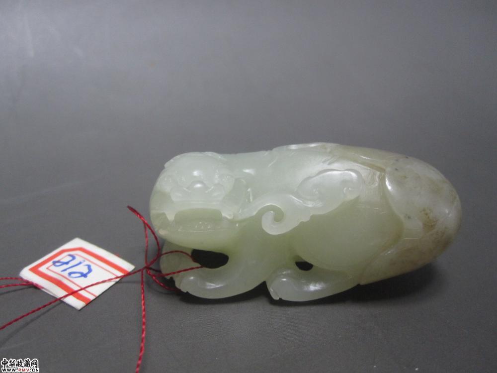 青白玉巧雕福兽《已售》