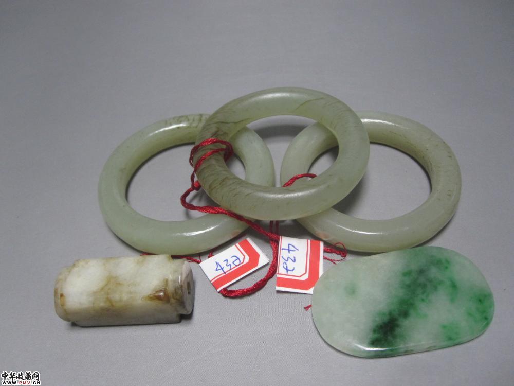 清代老玉器一组《三个玉环 一个小玉琮 一个老翠帽花》
