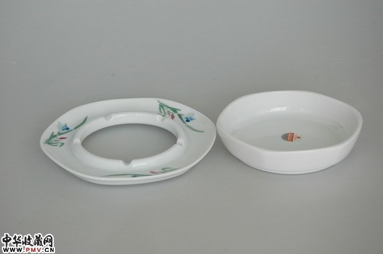 蝴蝶兰双层烟灰缸，釉下五彩烟缸