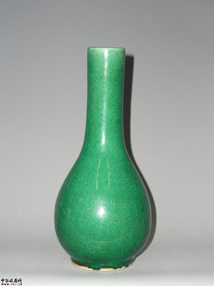 光绪果绿釉长颈瓶