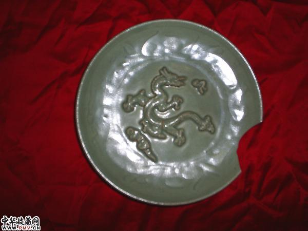 元．龙泉贴龙纹盘