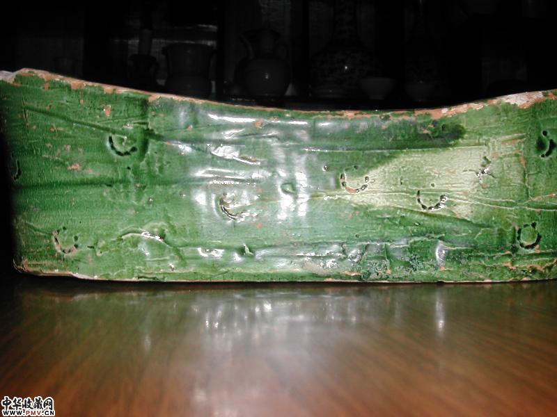 南宋吉州窑绿釉瓷枕.