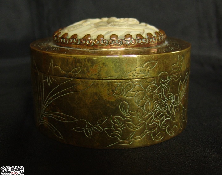 黄铜象牙镶嵌小圆盒