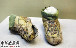 绣花皮鞋