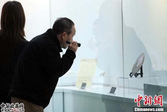 3月29日，展示宋明贵族生活的“金玉满堂金银玉器特展”在武汉博物馆展出。中新社发 孙新明 摄