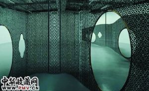 邵译农《道和门》邵译农总在寻求一种途径,穿梭于古今之间,寻找奇妙的对应。