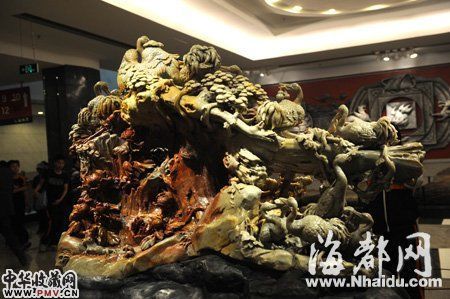 这件寿山石雕,是冯久和大师的封山之作