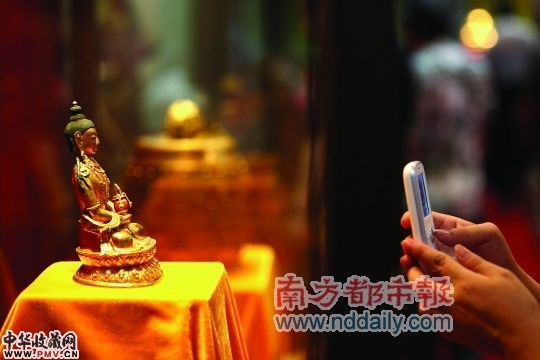 金佛像展览 便衣出动护驾