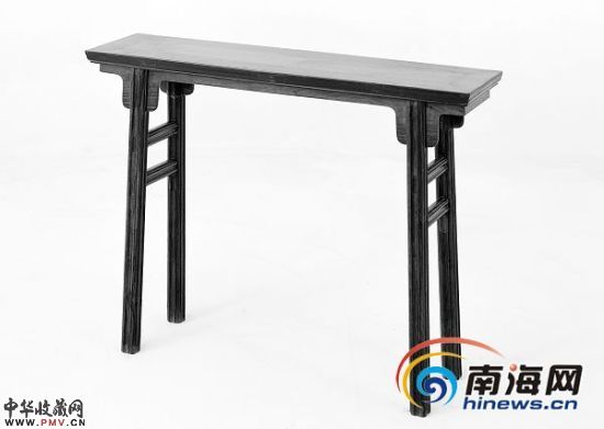 乌木花梨两镶小桌。省博物馆提供