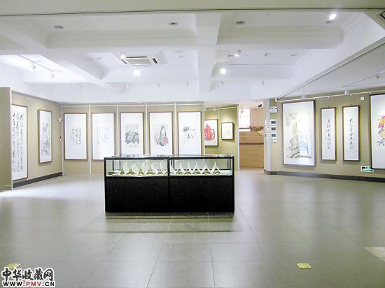 国彩艺术馆展出南北大家艺术精品。
