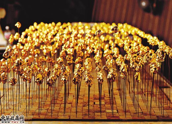 方力钧作品《2006局部》