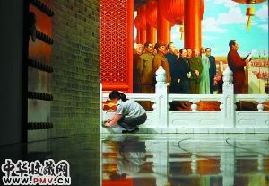 展览中将开展“一针一线绣入党誓词”活动，每一名参观展览的党员都可以用黄色丝线绣入党誓词。