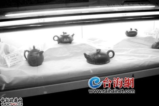 展出的紫砂壶