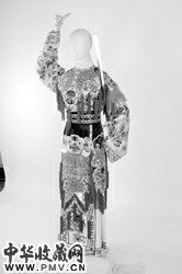 梅兰芳饰演虞姬时穿的真金绣裙(复制品)