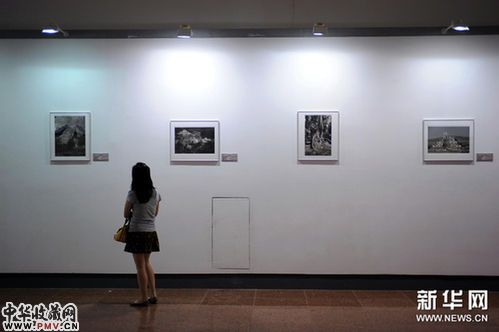 观众在江西省博物馆参观展现玛雅文明的摄影展。新华网图片 周密 摄