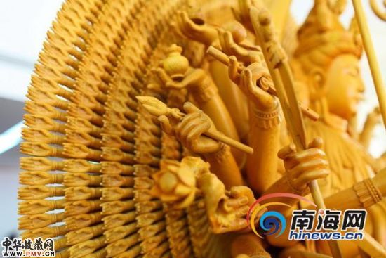 “千手千眼观世音”木雕惟妙惟肖(南海网记者 张茂 摄)