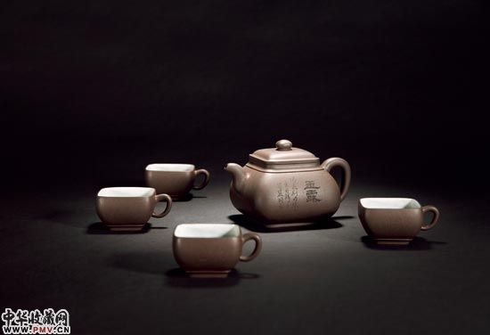 顾景舟《玉露诗文五头茶具》 资料图片