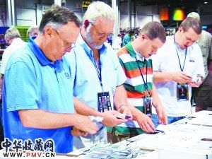 展览会现场收藏交易火爆