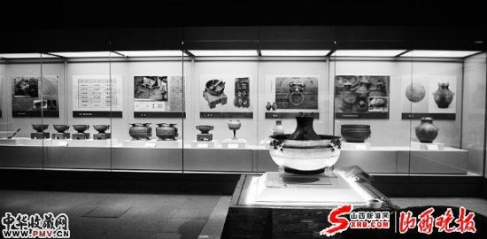 楚文化展上的青铜器