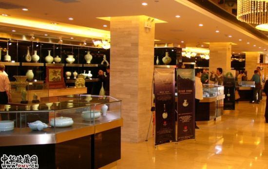 “五朵金花”宜兴陶艺展现场